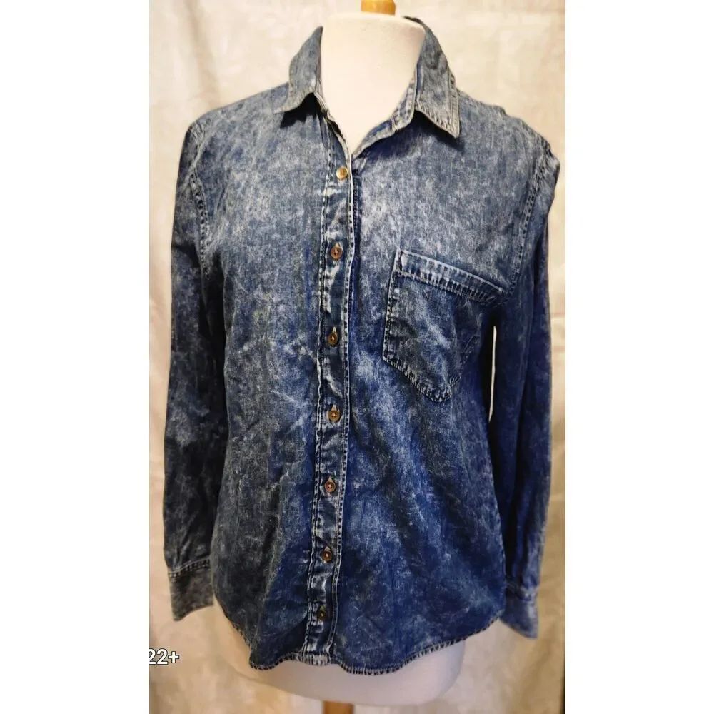U29 Mudd distressed blue denim look lightweight button shirt w/oval cutout
